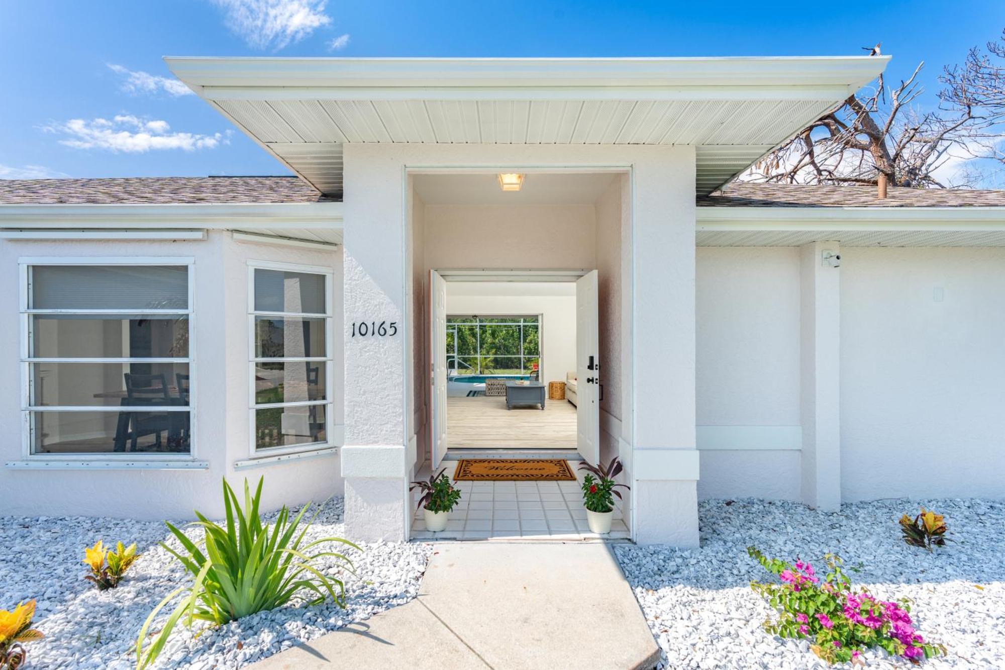 Beautiful Spacious Home! Close To Beaches - Heated Private Pool Englewood Exterior photo
